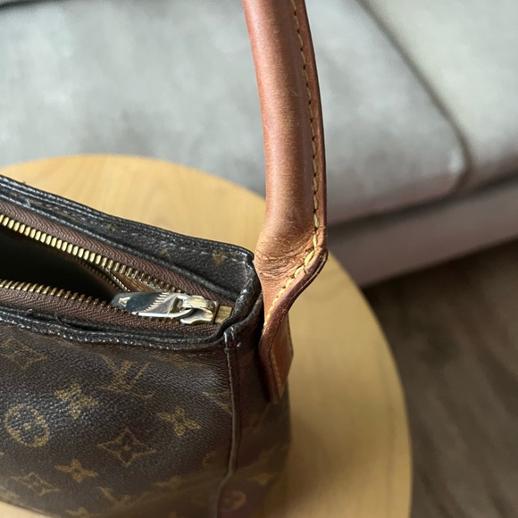 Authentic Louis Vuitton Monogram Looping MM shoulder bag - Picture 7 of 15